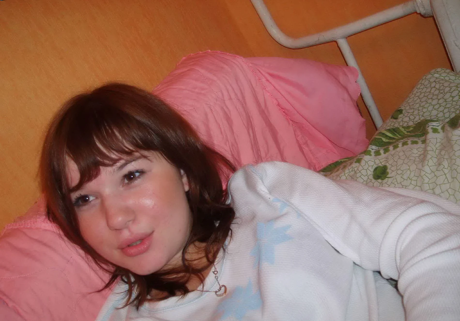 Wild Amateur Couple's Explicit Photo Shoot: Hardcore XXX Action!