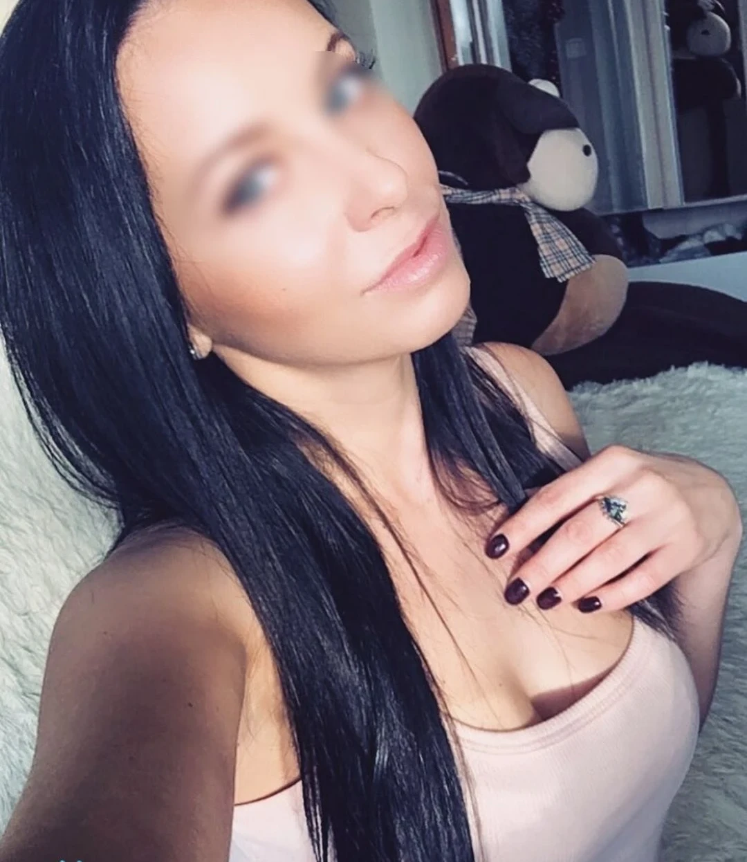 Hot Manicurist Svetlana from Yekaterinburg Amateur Porn Pics