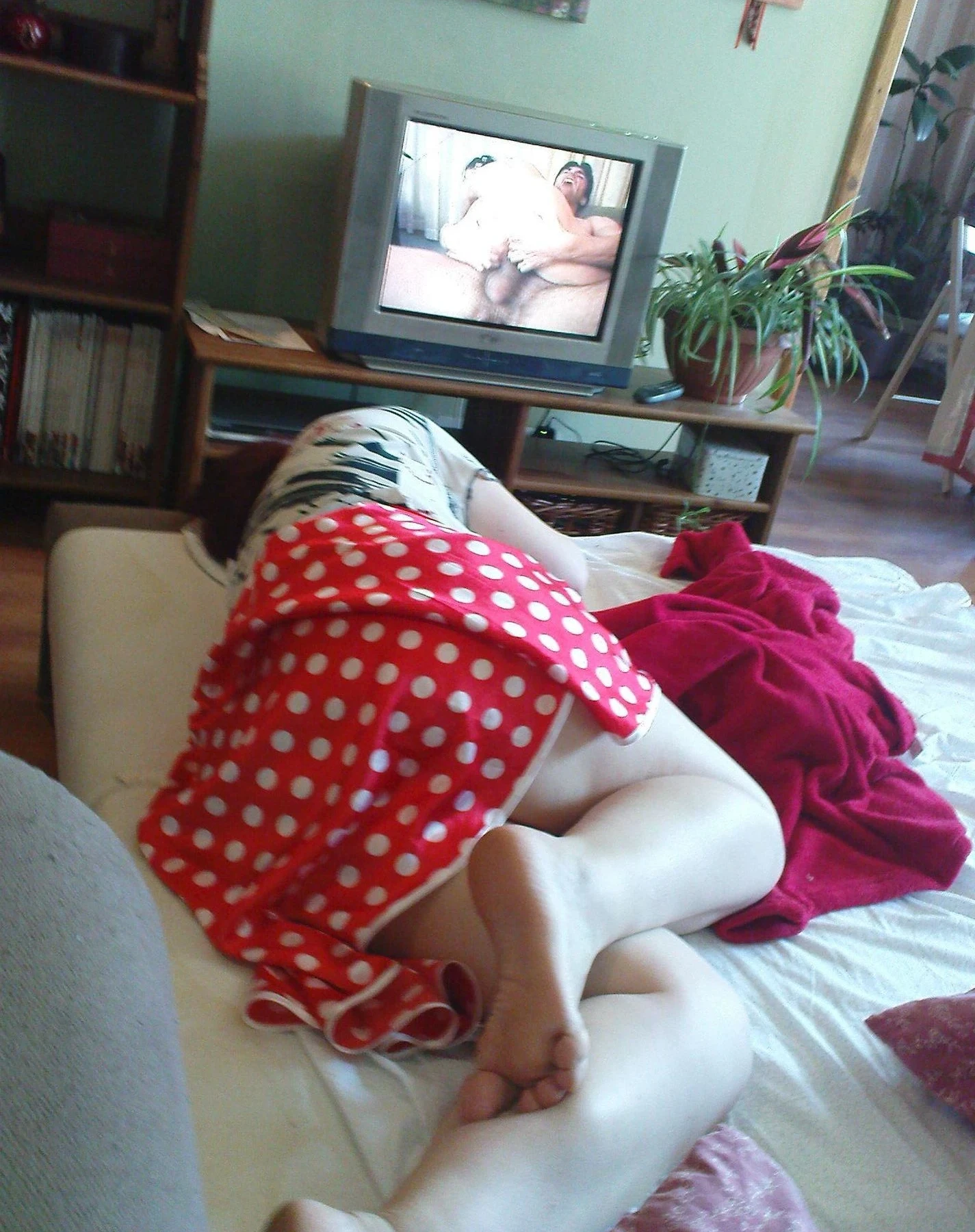 Curvy Babe Fucks Herself with Vibrator - Explicit Amateur Porn Photo