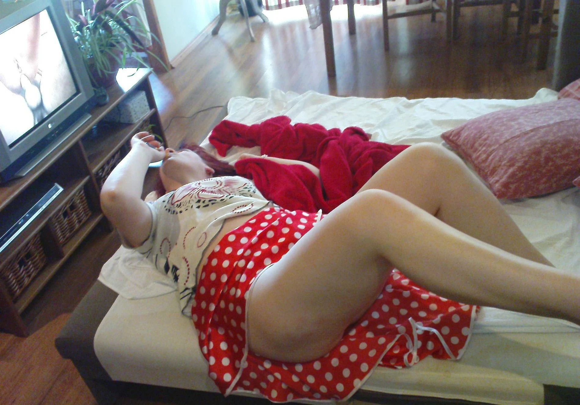 Curvy Babe Fucks Herself with Vibrator - Explicit Amateur Porn Photo