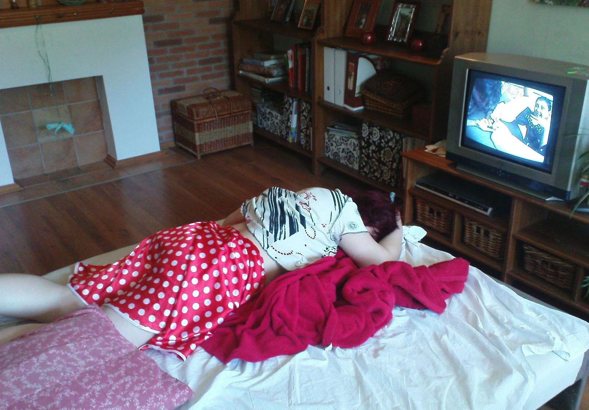 Curvy Babe Fucks Herself with Vibrator - Explicit Amateur Porn Photo