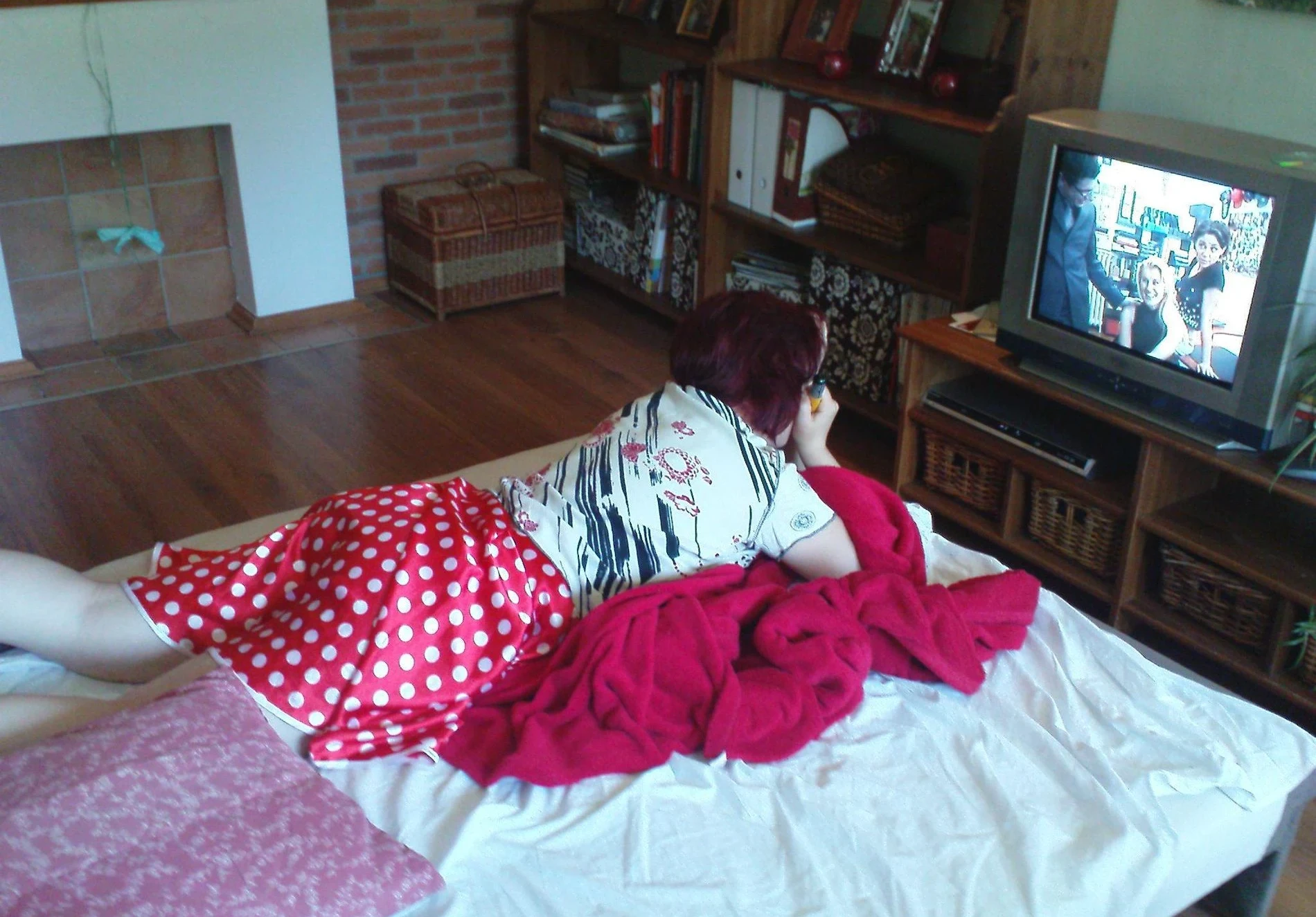 Curvy Babe Fucks Herself with Vibrator - Explicit Amateur Porn Photo