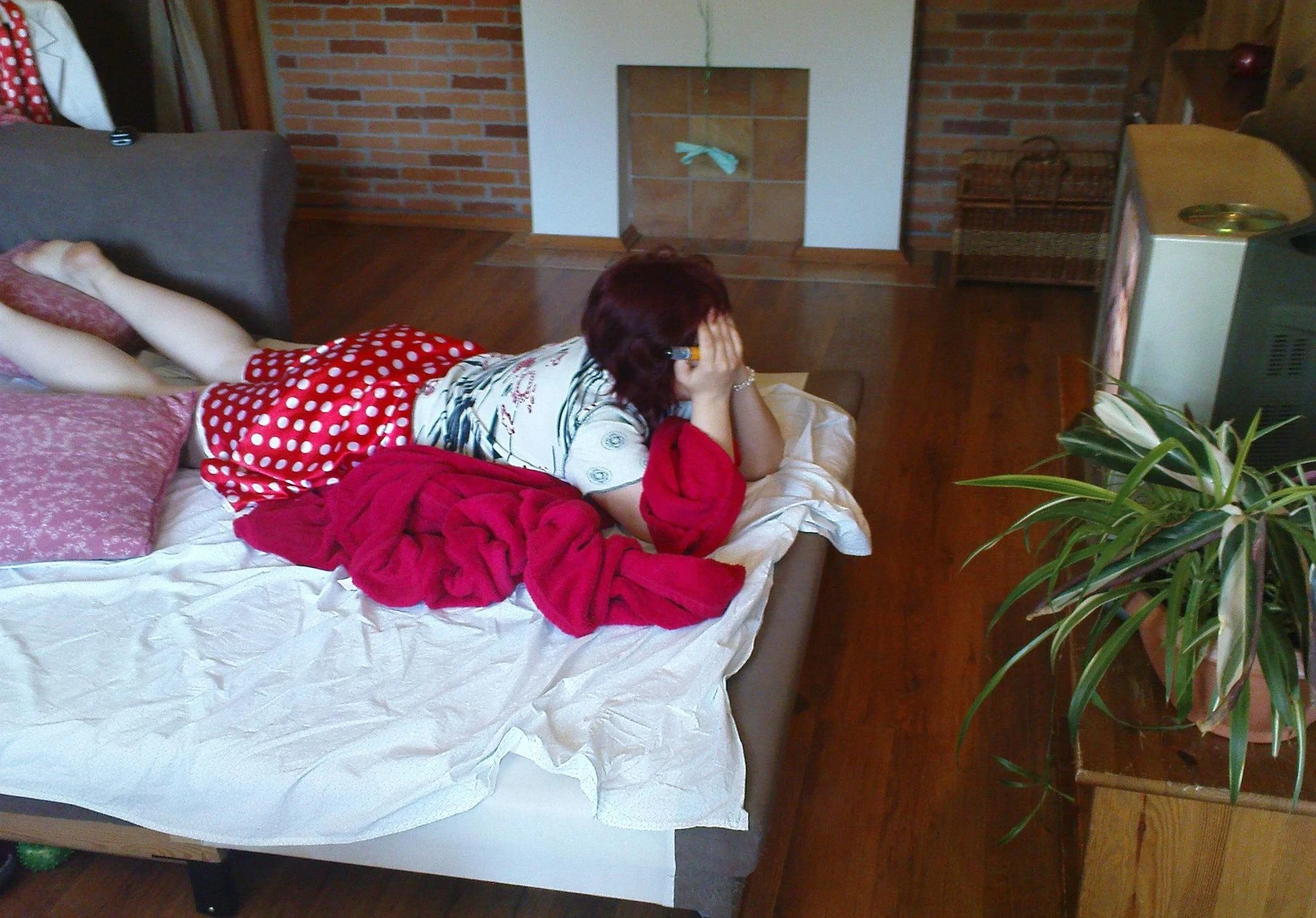 Curvy Babe Fucks Herself with Vibrator - Explicit Amateur Porn Photo