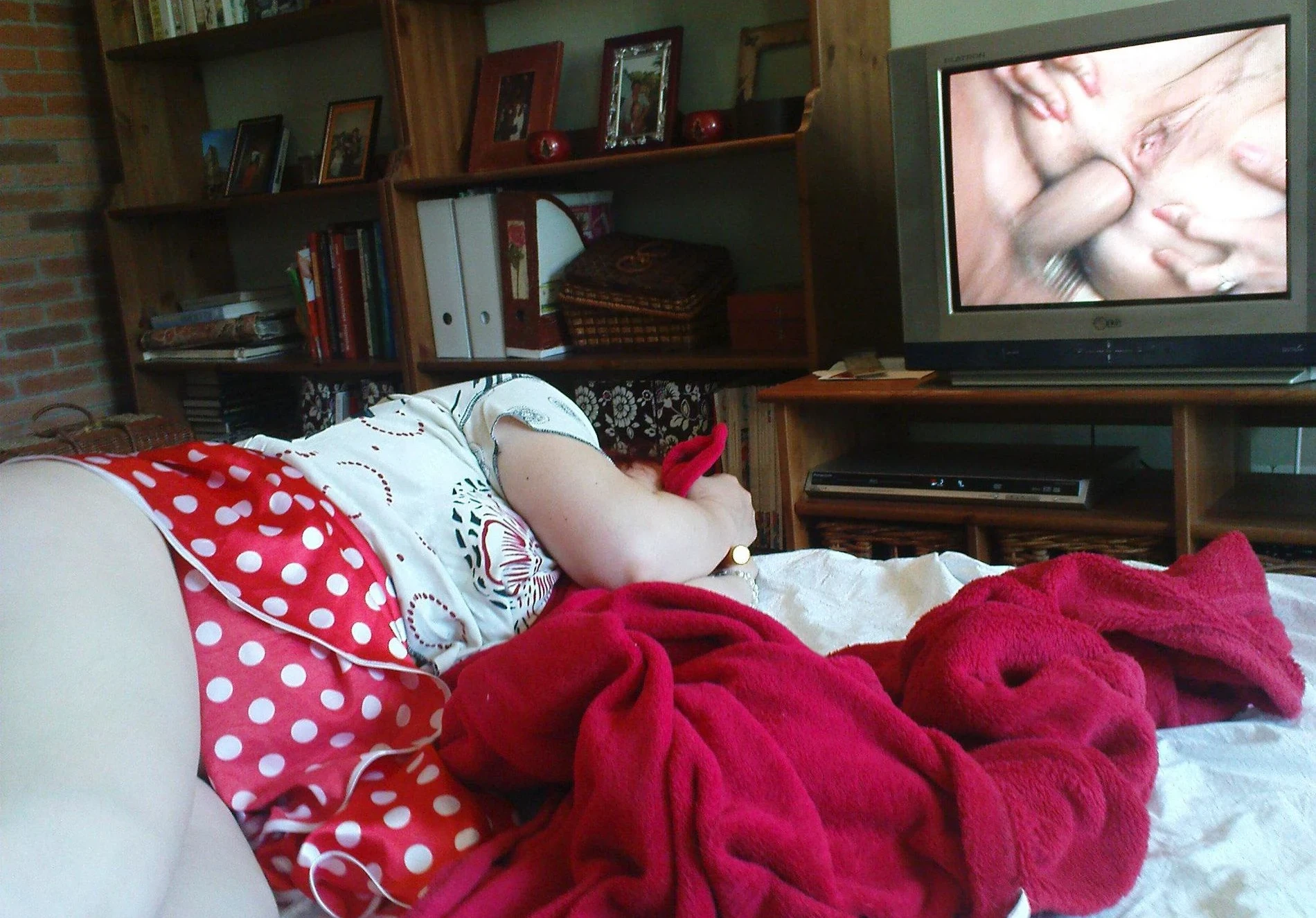 Curvy Babe Fucks Herself with Vibrator - Explicit Amateur Porn Photo