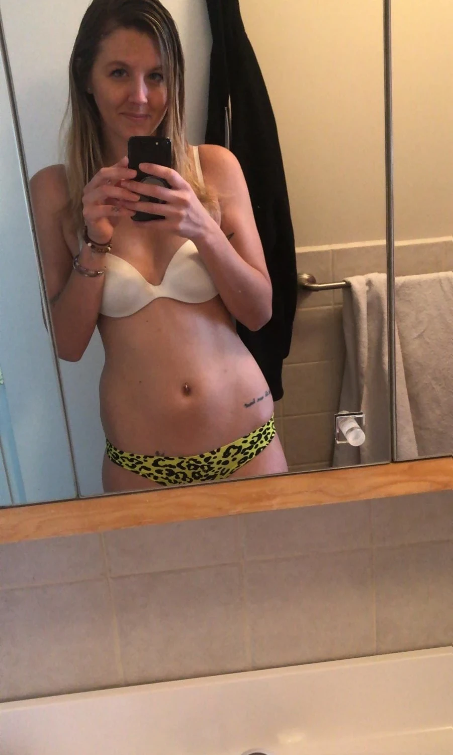 Amateur Girl's Tattooed Intimate Album - Explicit Homemade Porn Pics