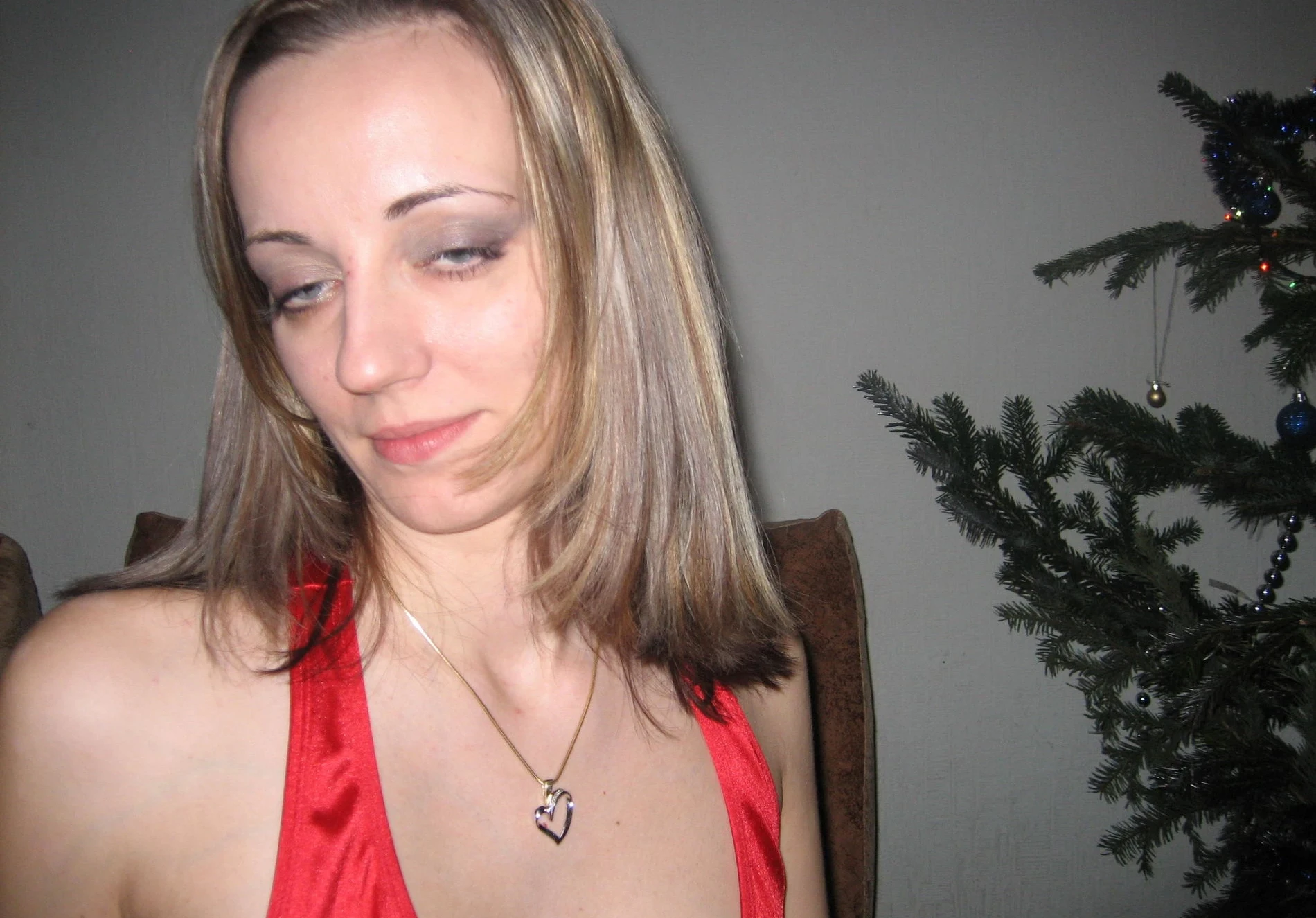 Hot Amateur Girl in Red Lingerie Shares Intimate Photos - Explicit Homemade Porn