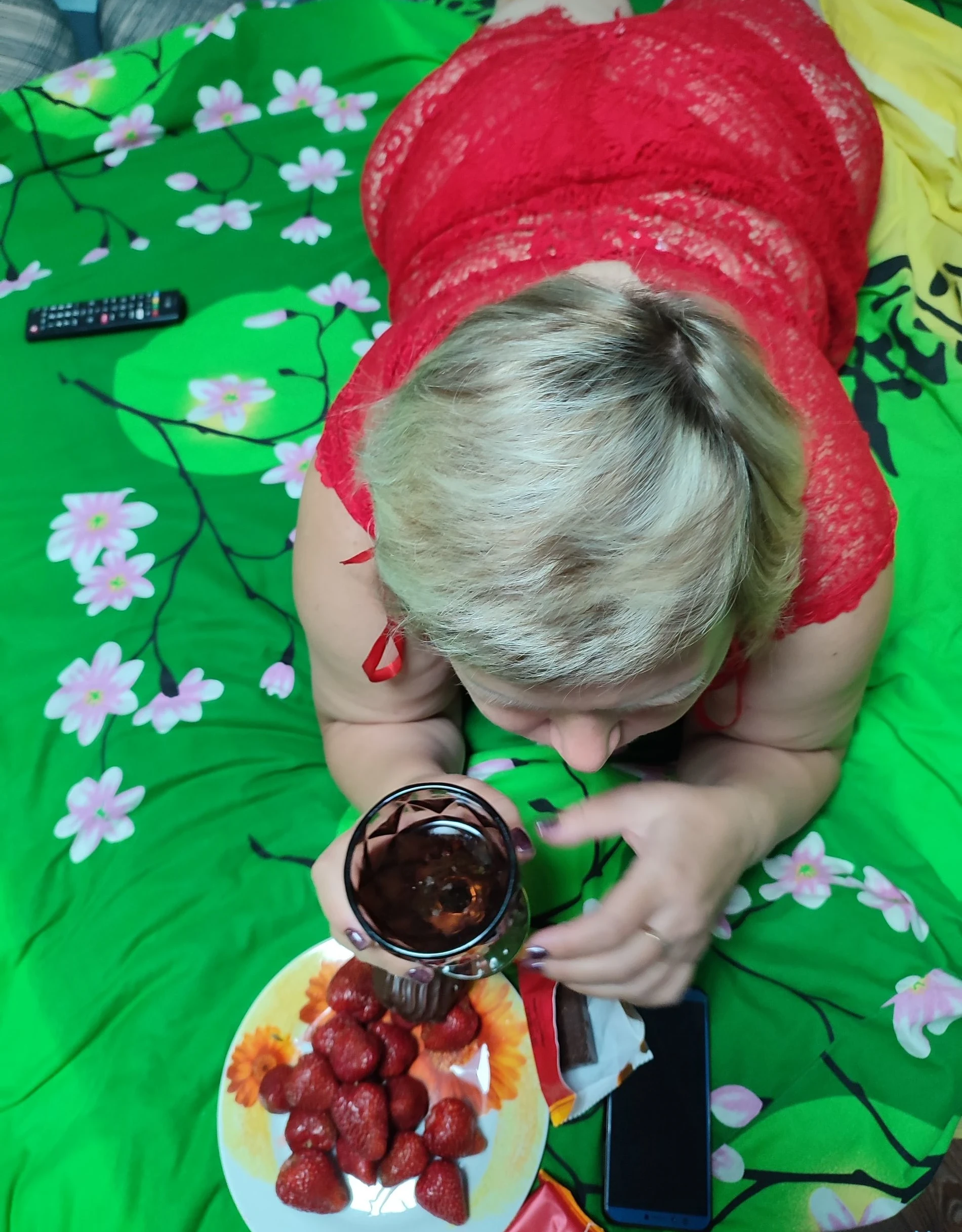 Wild Strawberry Night: Amateur Porn Photo Club - Explicit XXX Content