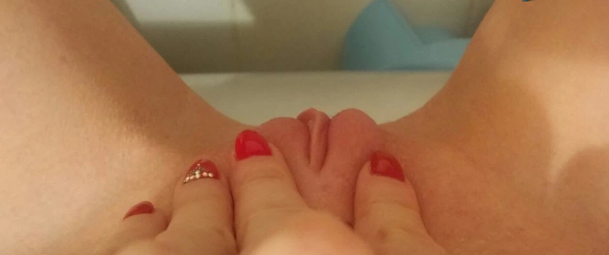 Hot Chelyabinsk Girl Gets Naughty in Amateur Sex Photos