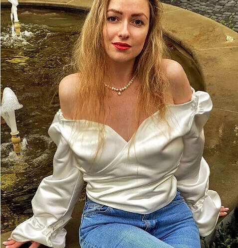 28-year-old Slut Lenochka from Krasnoyarsk Exposed in Amateur Porn Photos