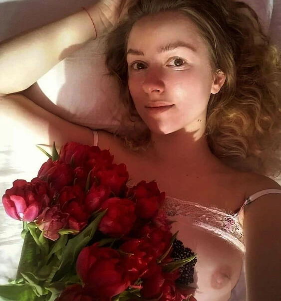 28-year-old Slut Lenochka from Krasnoyarsk Exposed in Amateur Porn Photos