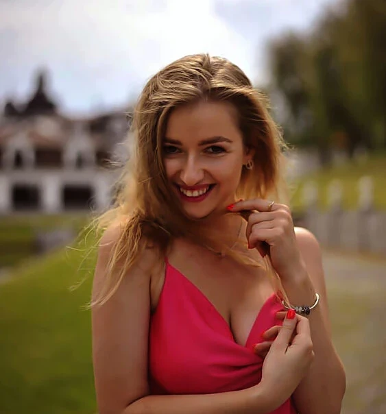 28-year-old Slut Lenochka from Krasnoyarsk Exposed in Amateur Porn Photos