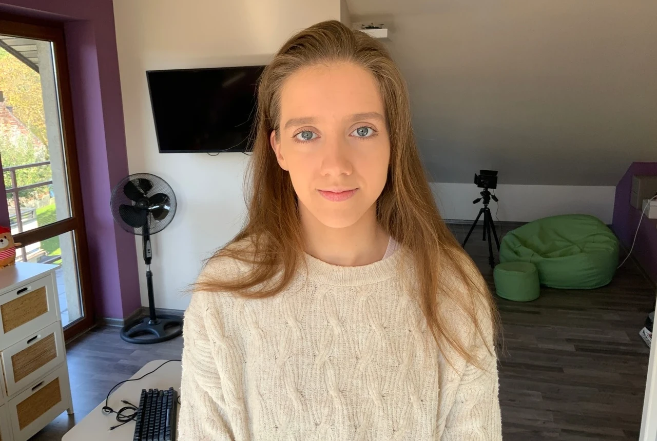 Young Slut Marina's Explicit Amateur Porn Photos