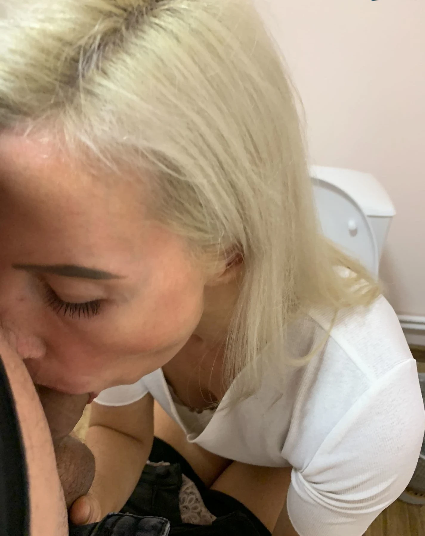 Raw Toilet Blowjob: Amateur Porn Photo with Explicit Oral Sex Action