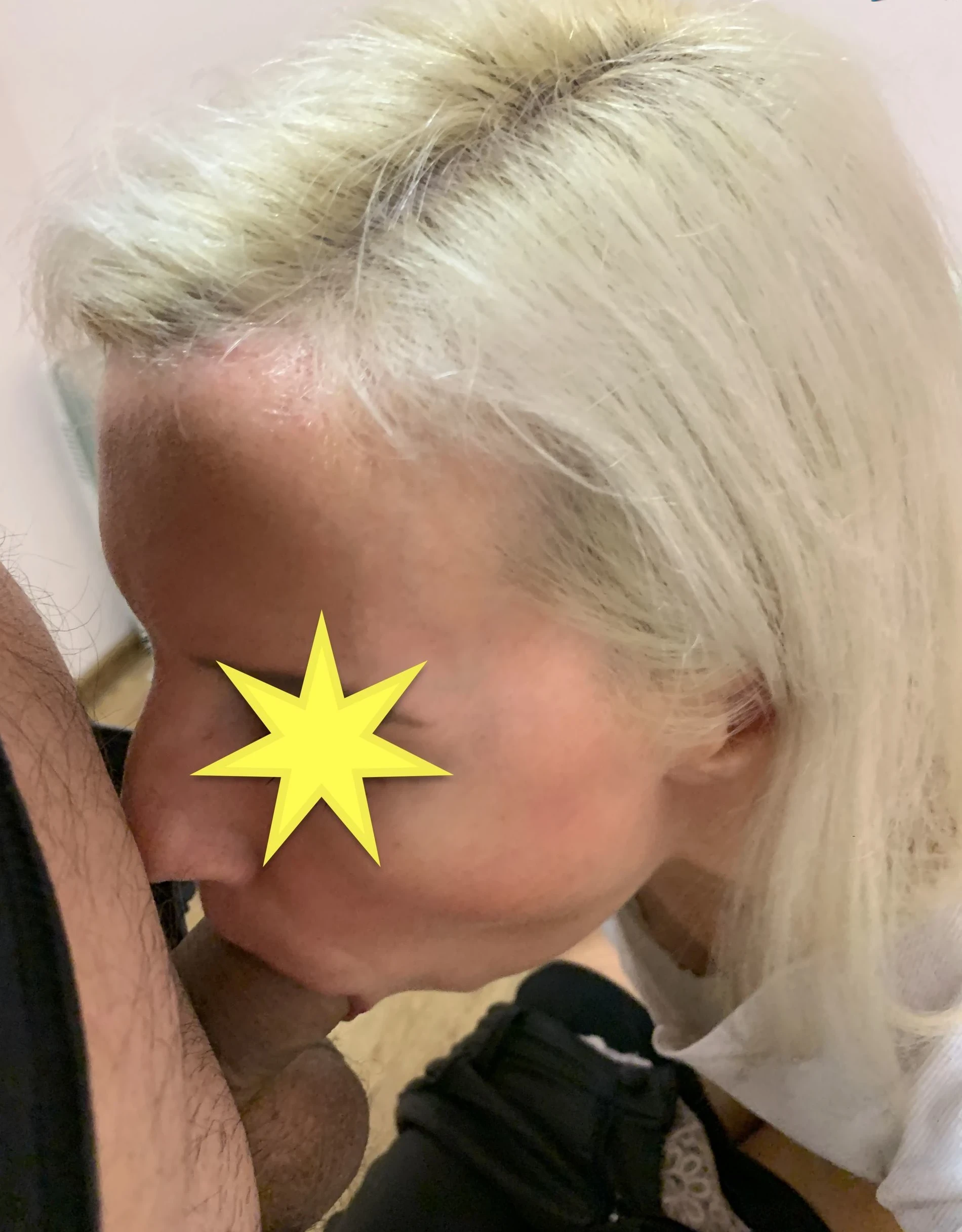 Raw Toilet Blowjob: Amateur Porn Photo with Explicit Oral Sex Action