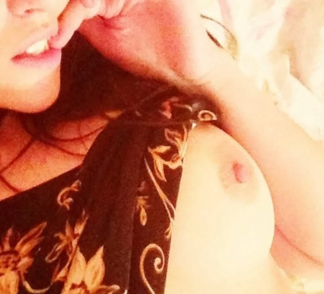 Olya Loves Cum: Amateur Porn Photo Collection