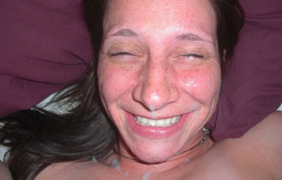 Anal Slut: Hot Amateur Porn Photo Collection