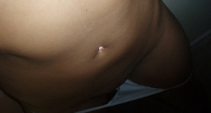 Wild Amateur Porn: Full-On Relaxation Leads to Explicit Photos