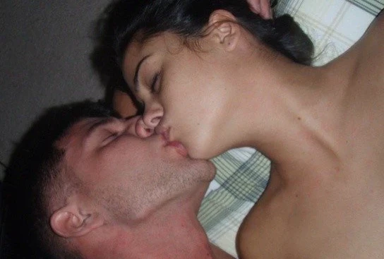 Wild Amateur Porn: Full-On Relaxation Leads to Explicit Photos