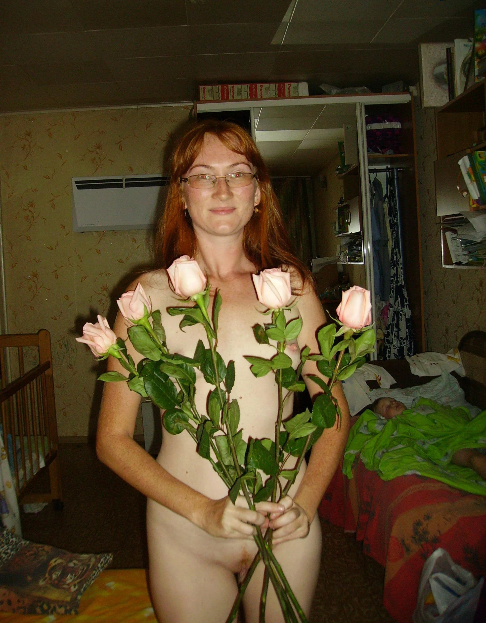 Redhead Amateur Gives in to Flowers Gift and Fucks Him