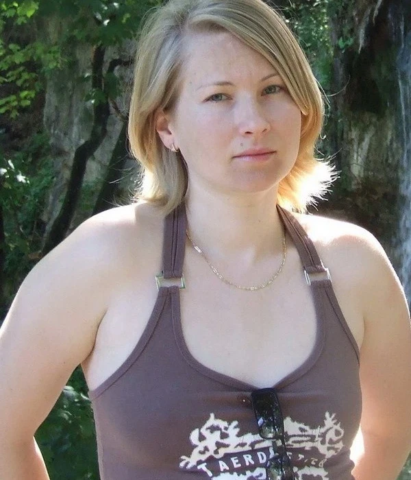 Submissive Wife Amateur Porn - Explicit Photos of Obedient Wife