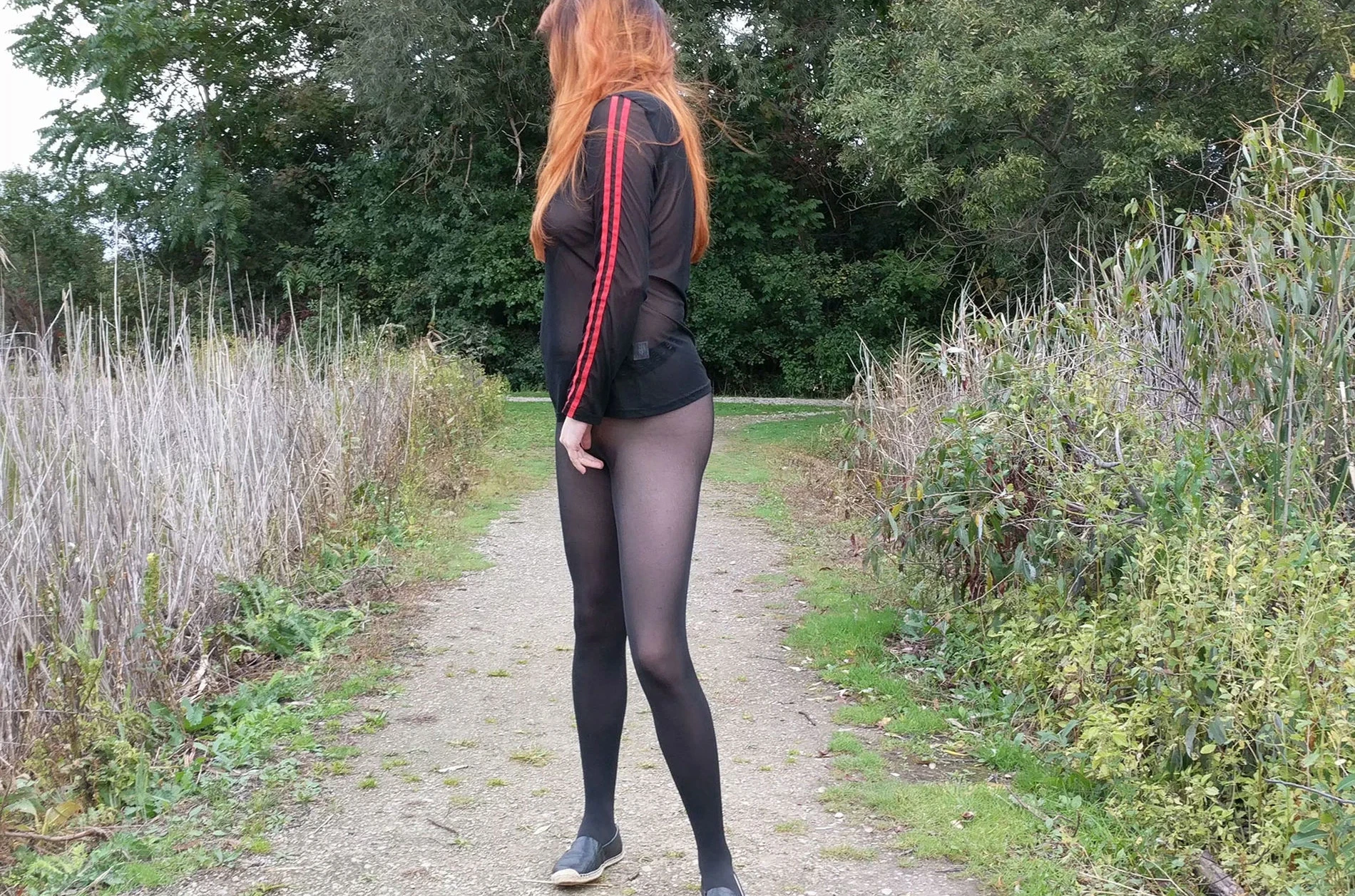 Amateur Slut Brought to the Cottage for Explicit Photo Shoot