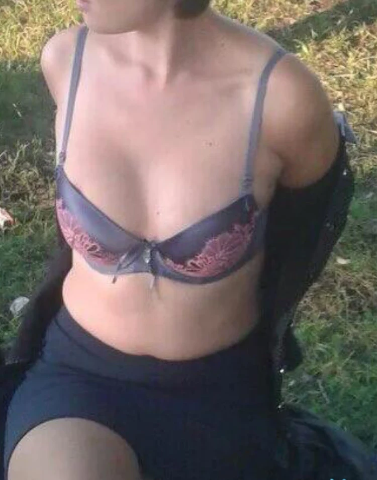 Amateur Couple Continues Explicit Sex Photoshoot - Hot XXX Action