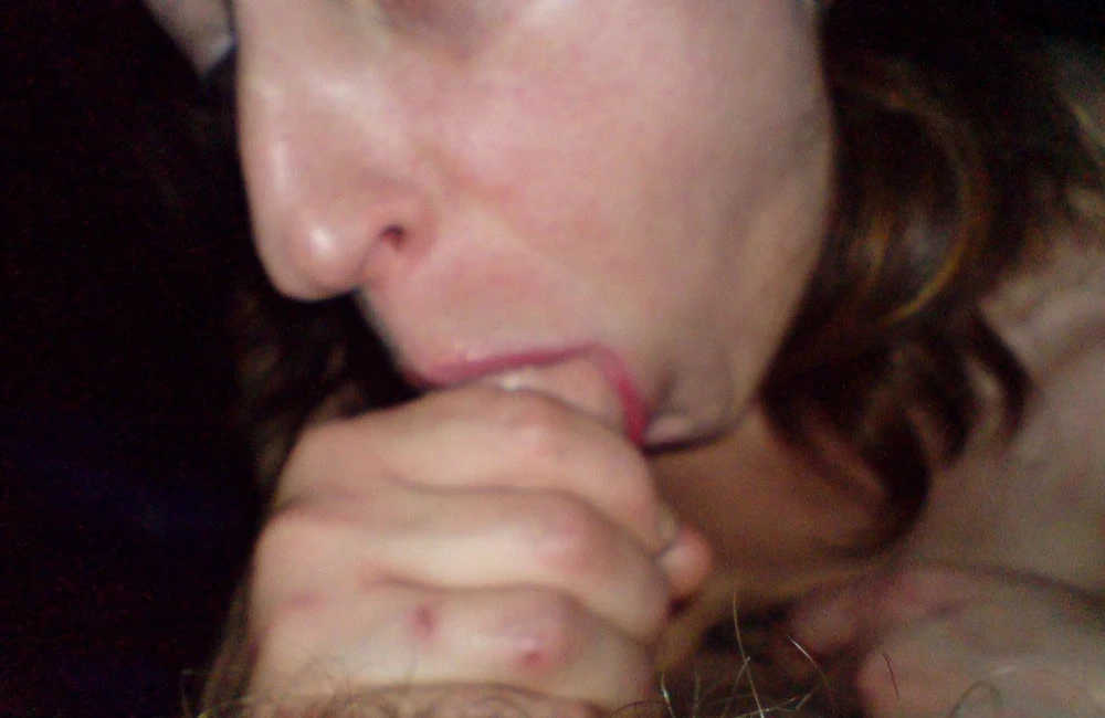 Amateur Slut Continues to Suck Cock - Explicit Porn Photos