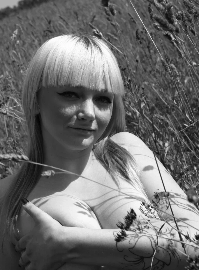 Curvy Babes Olga and Nastya Fuck Friend - Amateur Porn Photo