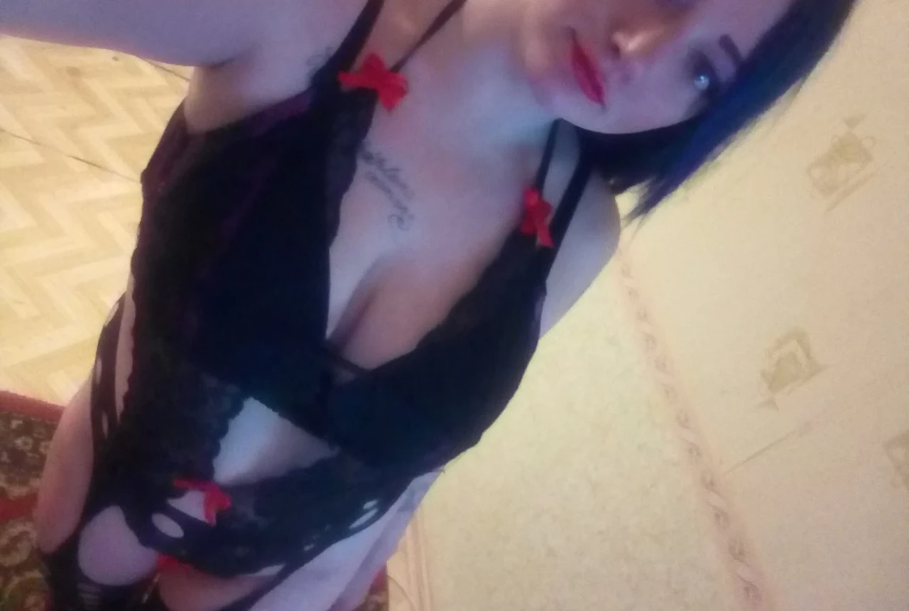 Curvy Babes Olga and Nastya Fuck Friend - Amateur Porn Photo