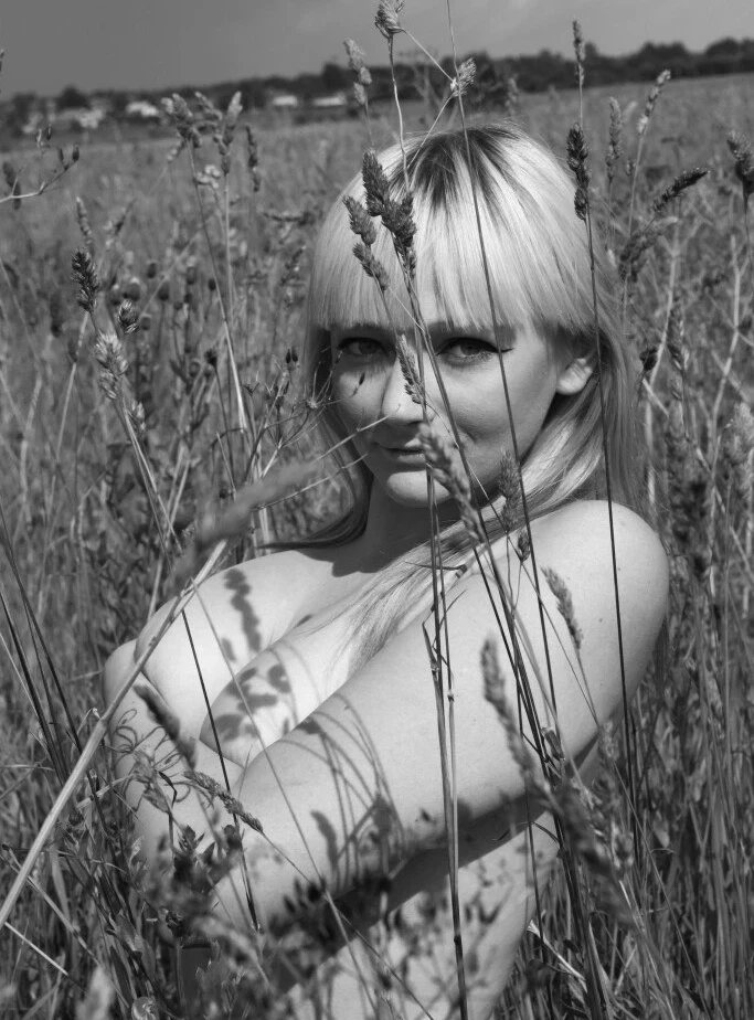 Curvy Babes Olga and Nastya Fuck Friend - Amateur Porn Photo