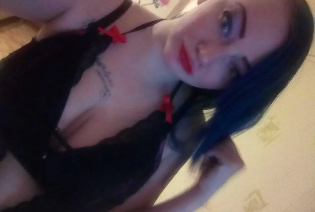 Curvy Babes Olga and Nastya Fuck Friend - Amateur Porn Photo