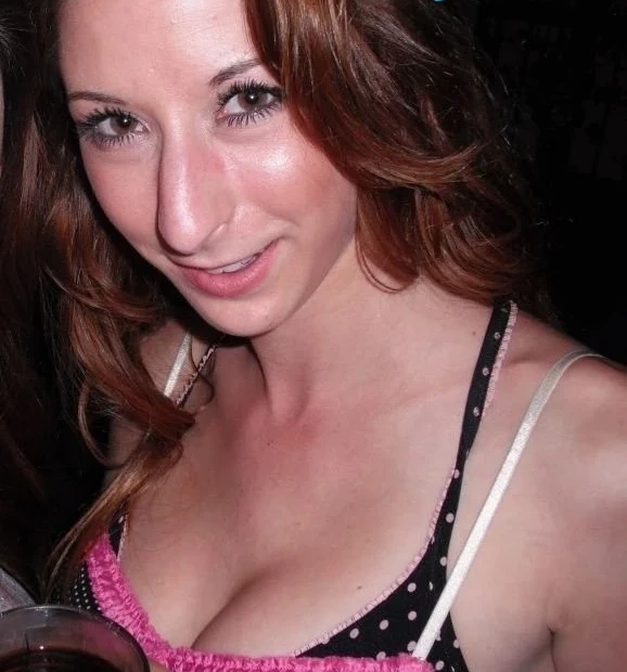 Allowed Girlfriend to Fuck Others: Amateur Porn Photo with Explicit Threesome Action