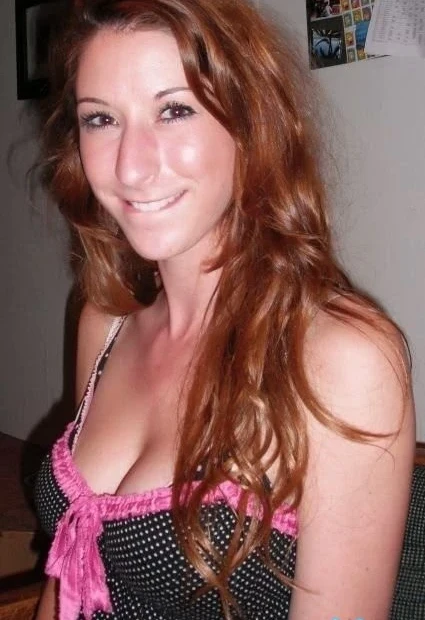 Allowed Girlfriend to Fuck Others: Amateur Porn Photo with Explicit Threesome Action