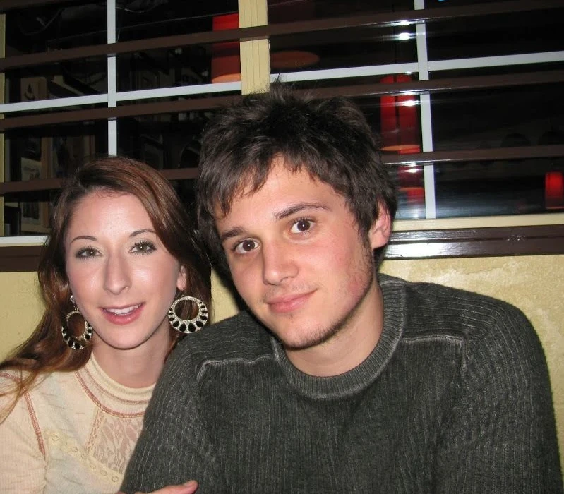 Allowed Girlfriend to Fuck Others: Amateur Porn Photo with Explicit Threesome Action