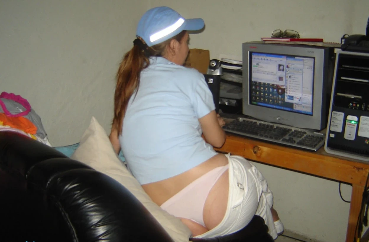 Fiery Slutty Bride in Amateur Porn Photos - Redhead Fiancee Gets Naughty