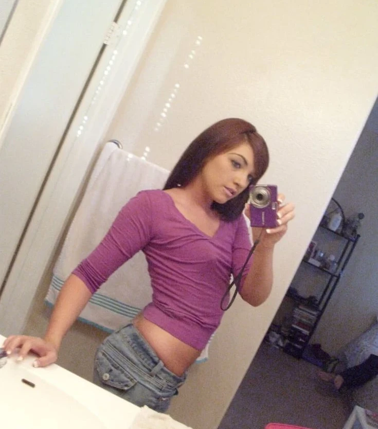 Redhead Marinika Swallows Cum in Mouth - Amateur Porn Photo