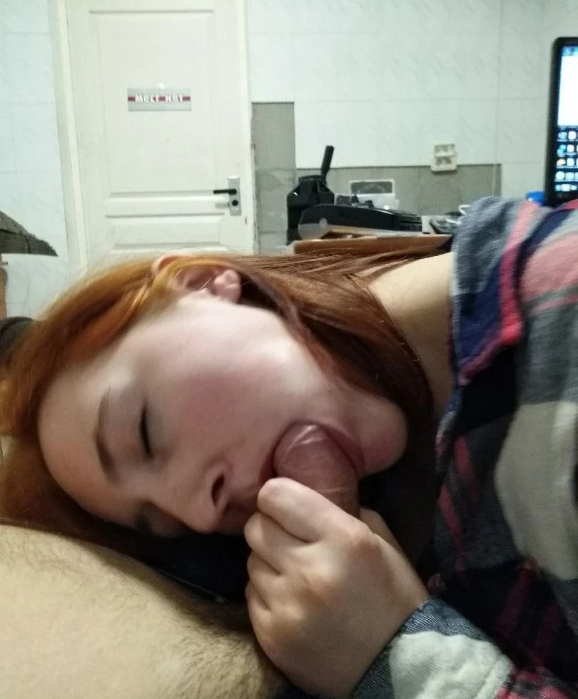 Fiery Redhead Polishes Shaft - Amateur Porn Pic