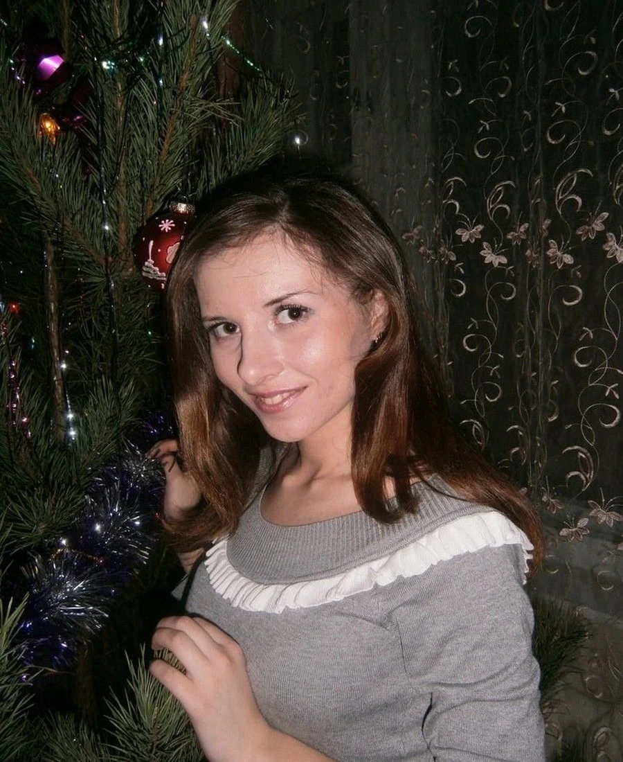 Russian Beauty's Explicit Sexual Adventures: Amateur Porn Photos