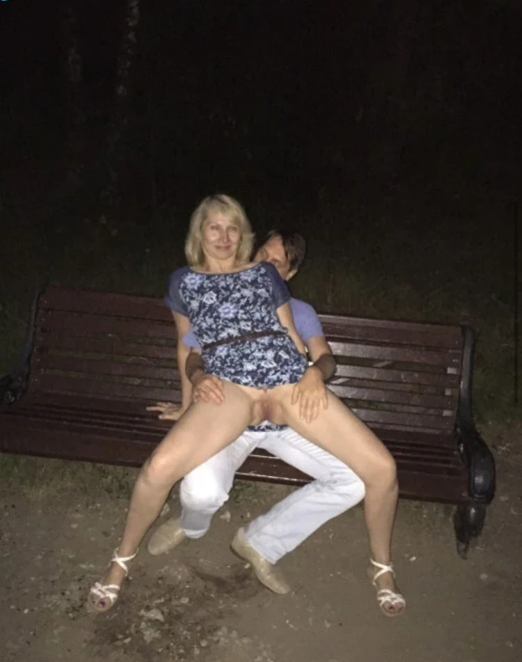 Hot Mature Sex Party: Amateur Porn Photos of Older Couples Fucking