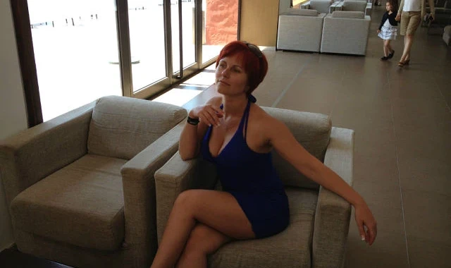 Amateur Wife Elizabeth Gets Fucked in Various Positions - Explicit Homemade Porn