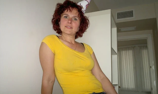 Amateur Wife Elizabeth Gets Fucked in Various Positions - Explicit Homemade Porn