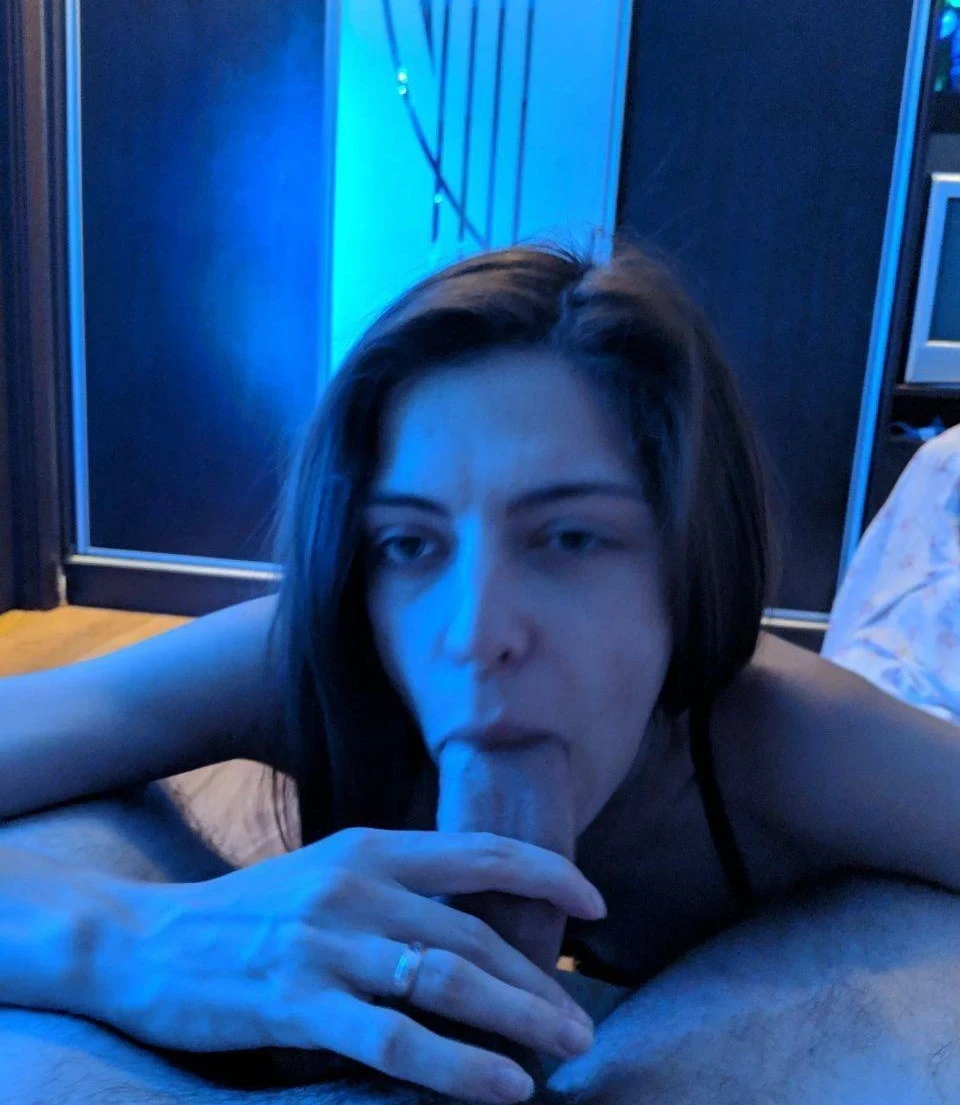 Hot Amateur Wife Yana's Explicit Sex Photos - Uncensored Homemade Porn