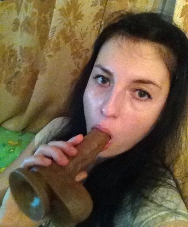 Amateur Slut Marinka Part 2: Explicit Homemade Porn Pics