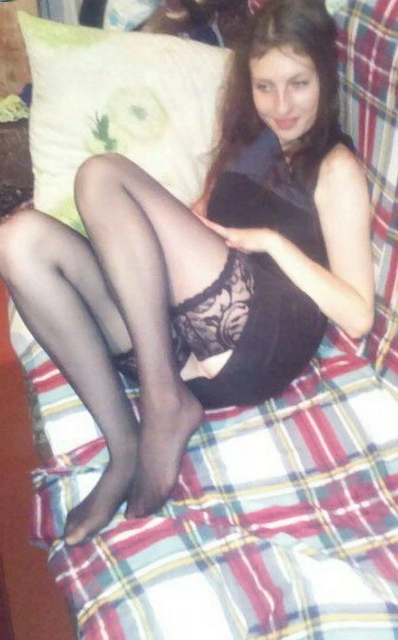 Amateur Slut Marinka Part 2: Explicit Homemade Porn Pics