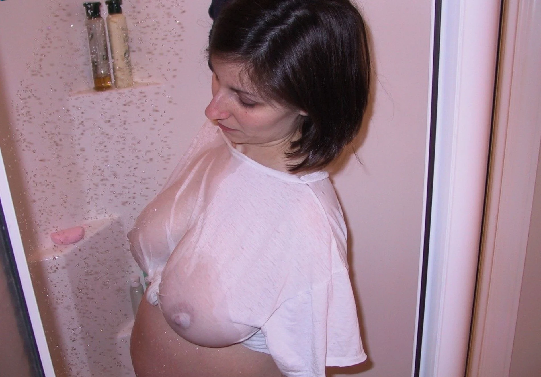 Big Boobed MILF Amateur Porn Photo Shoot