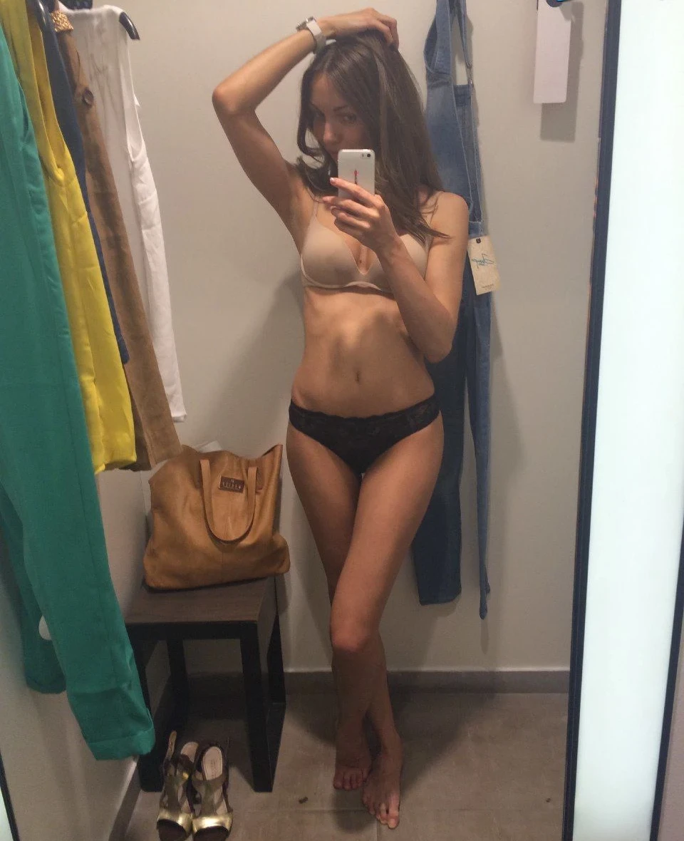 Amateur Slut Sells Her Porn for Cash - Explicit Homemade XXX Content