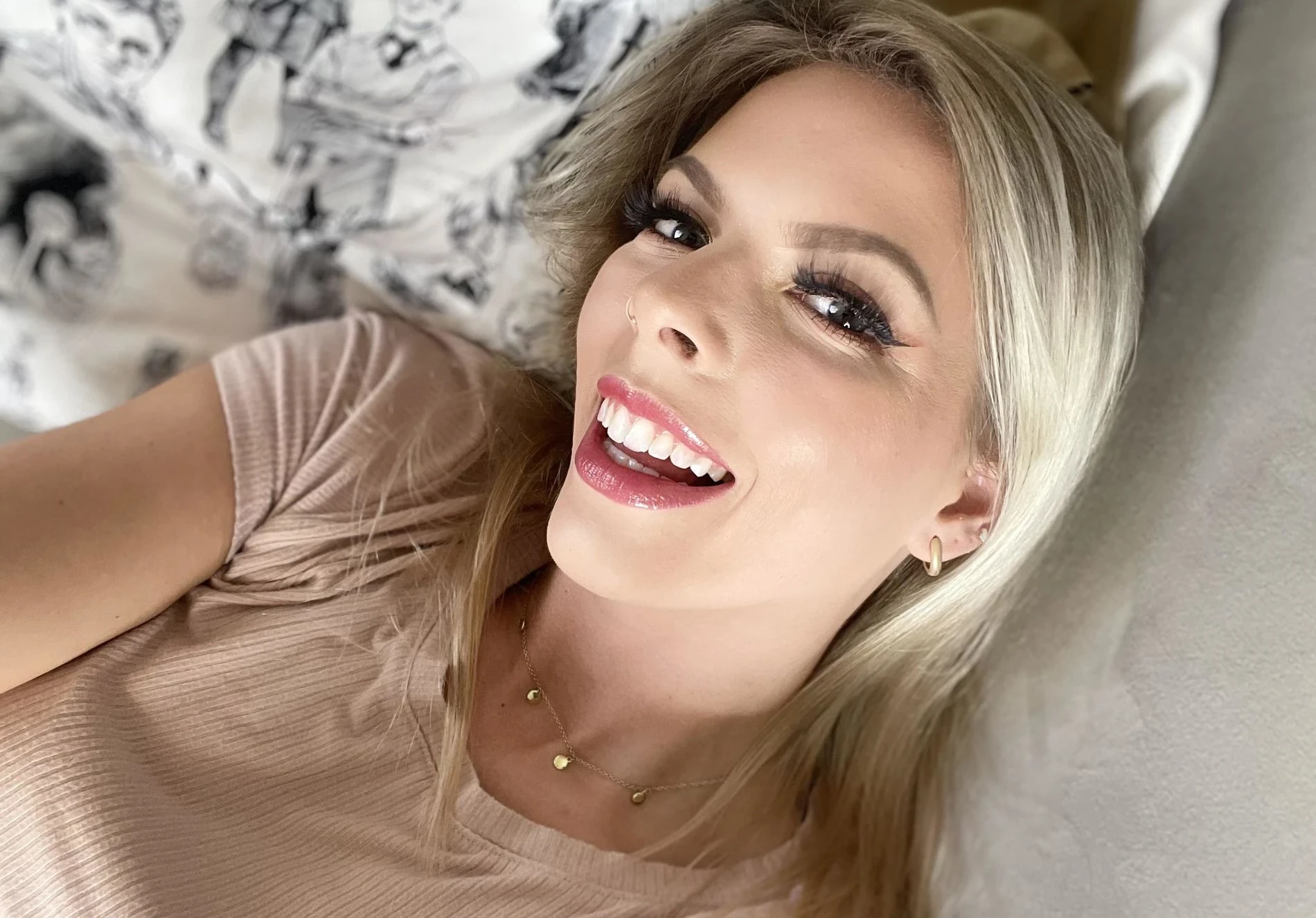 Amateur Blowjob and Cum Facial: Hot Cumshot on Face