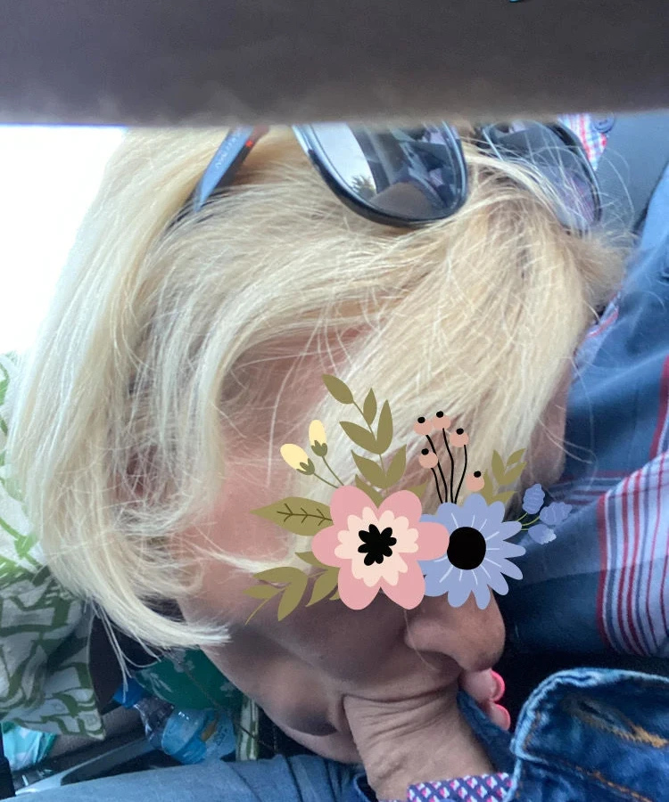 Car Blowjob: Amateur Porn Photos with Explicit Oral Sex Action