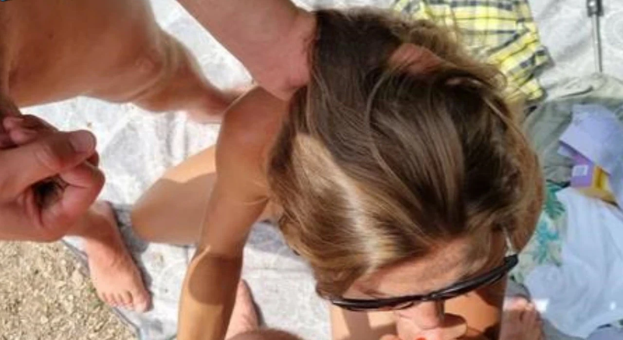 Top-Down View XXX Amateur Porn Pic - Explicit POV Action