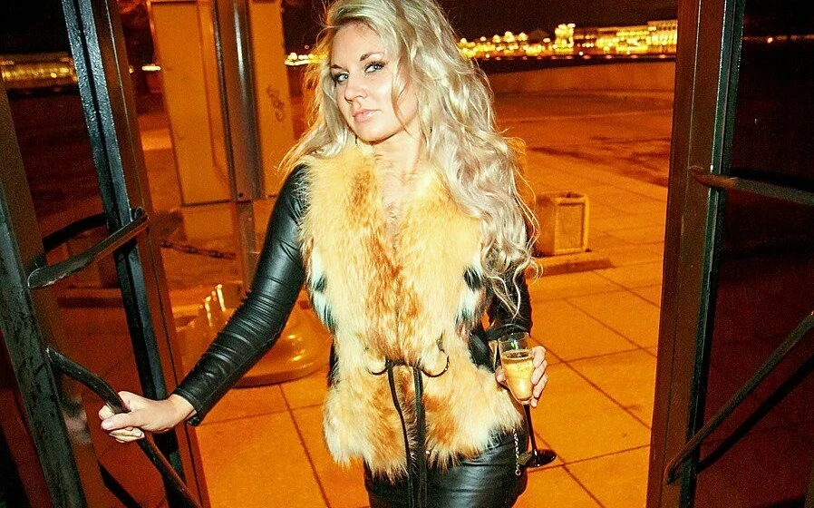 Kirov Amateur Violetta Licking Cock - Explicit Homemade Porn Pics